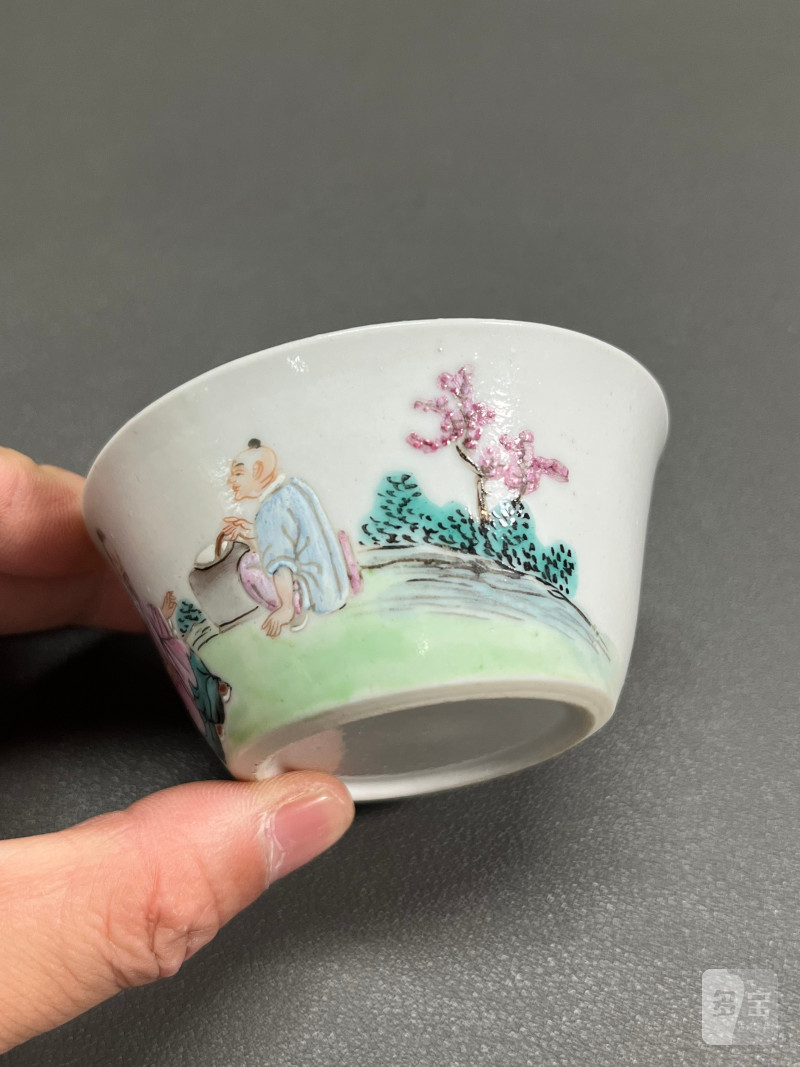 清雍正  粉彩人物故事图马蹄杯 - 图8